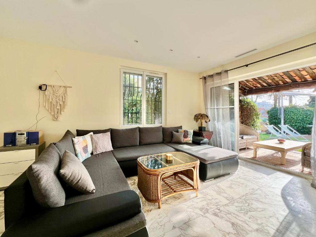 Villa avec piscine privée à Juan Les Pins - 4 minutes à pieds des plages - 4