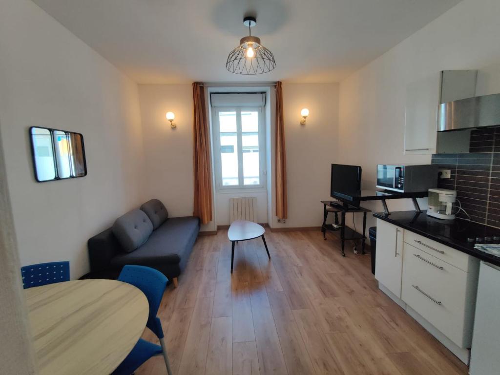 Appartement 2 pièces rénové - 1