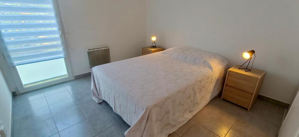 Newly renovated apartment with pool and terrace - 2