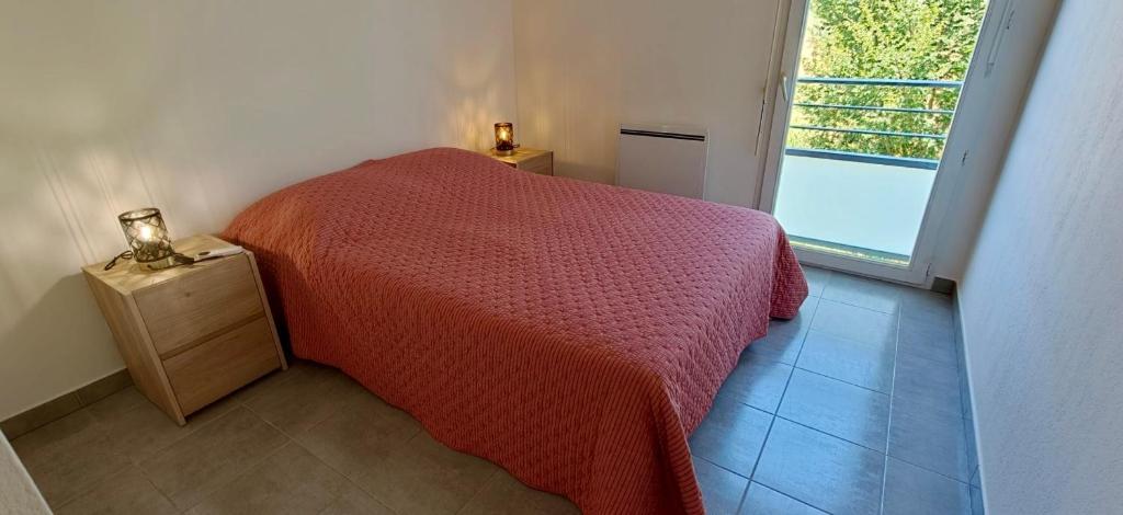 Newly renovated apartment with pool and terrace - 3