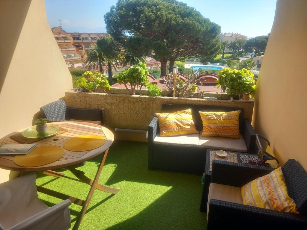 ANTIBES T2 2 pers 14 night SEA 2POOL TERRAC PARK - 1