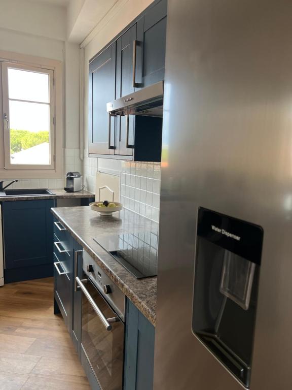 Fort Carré & Yachts View 2Bed Apartment in Old Antibes - 3