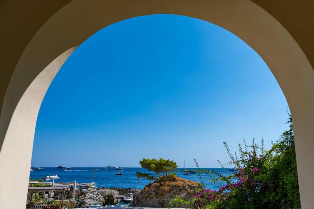 Dolce Vita Beach House stunning views by the sea - 2