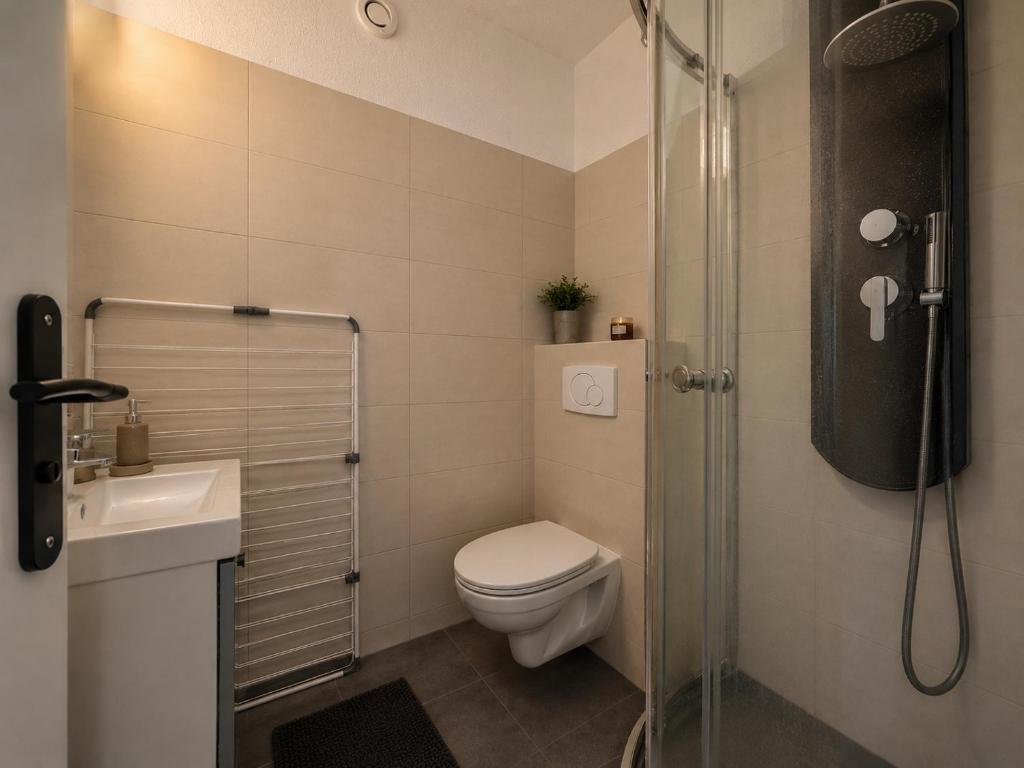 Cannes Marina Budget Studio - 4