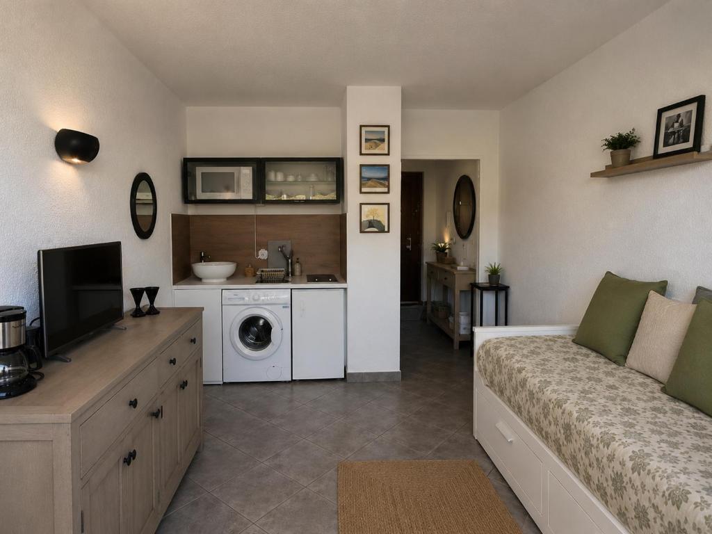 Cannes Marina Budget Studio - 5