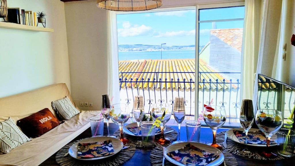LE BARREUR Maison Authentique Sètoise La pointe Courte, Bord de Mer, Climatisée, Parking gratuit proximité - 2
