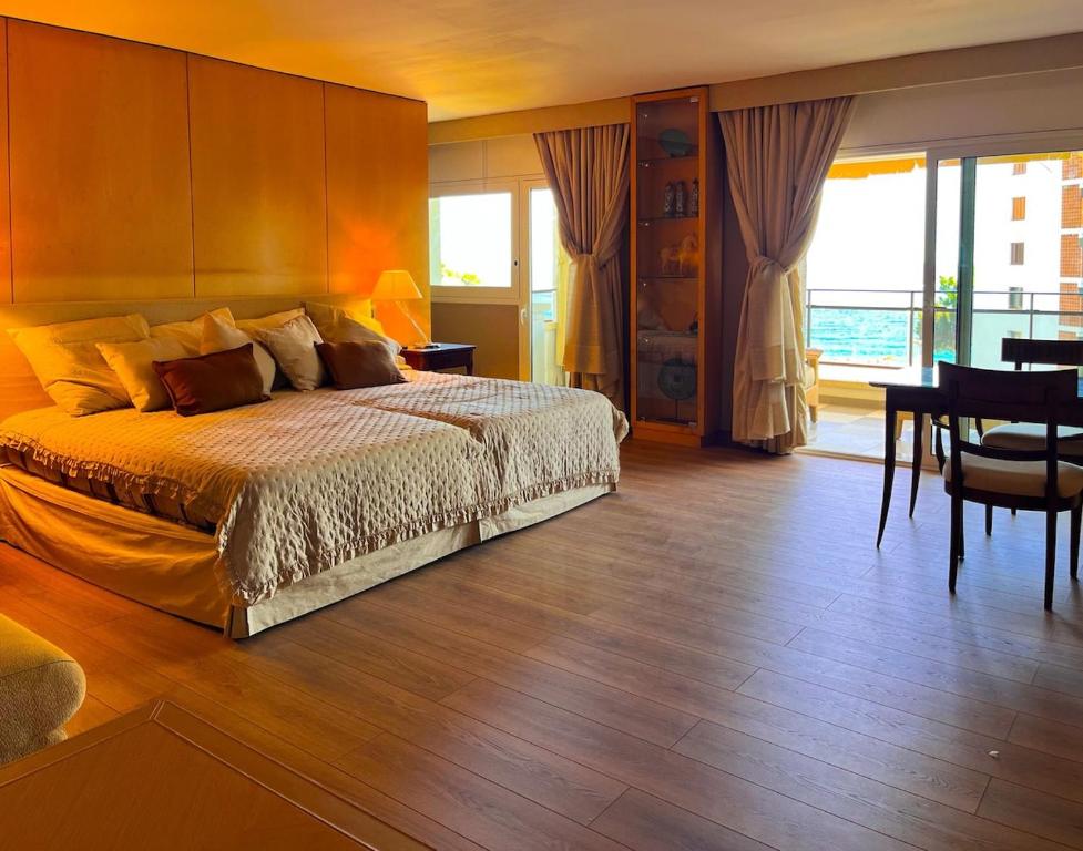 Luxury apartment with ocean views - 5