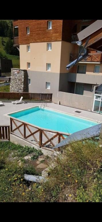 T2 view, skiing, summer pool Balcons du Soleil - 2