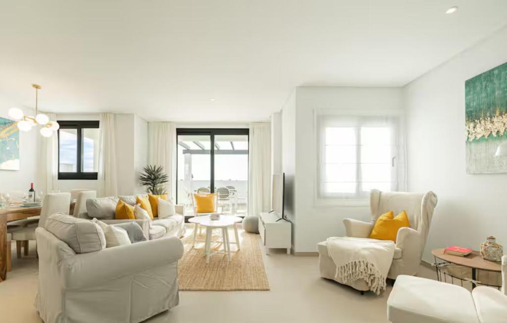 Costa Breeze Your Estepona Beach Escape - 2
