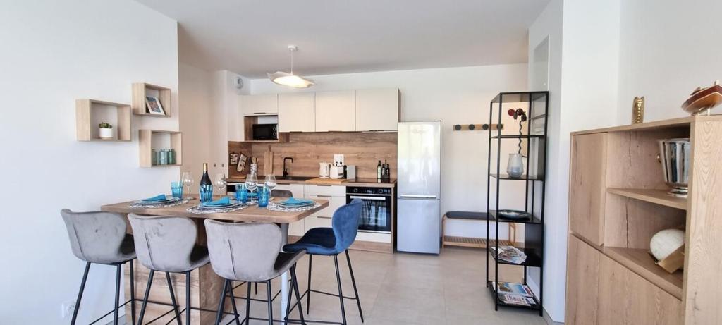 LE SEGRETO, Appt Neuf dans résidence de Standing, Superbe Déco, Centre, 2 Parkings Privés, Climatisation - 3