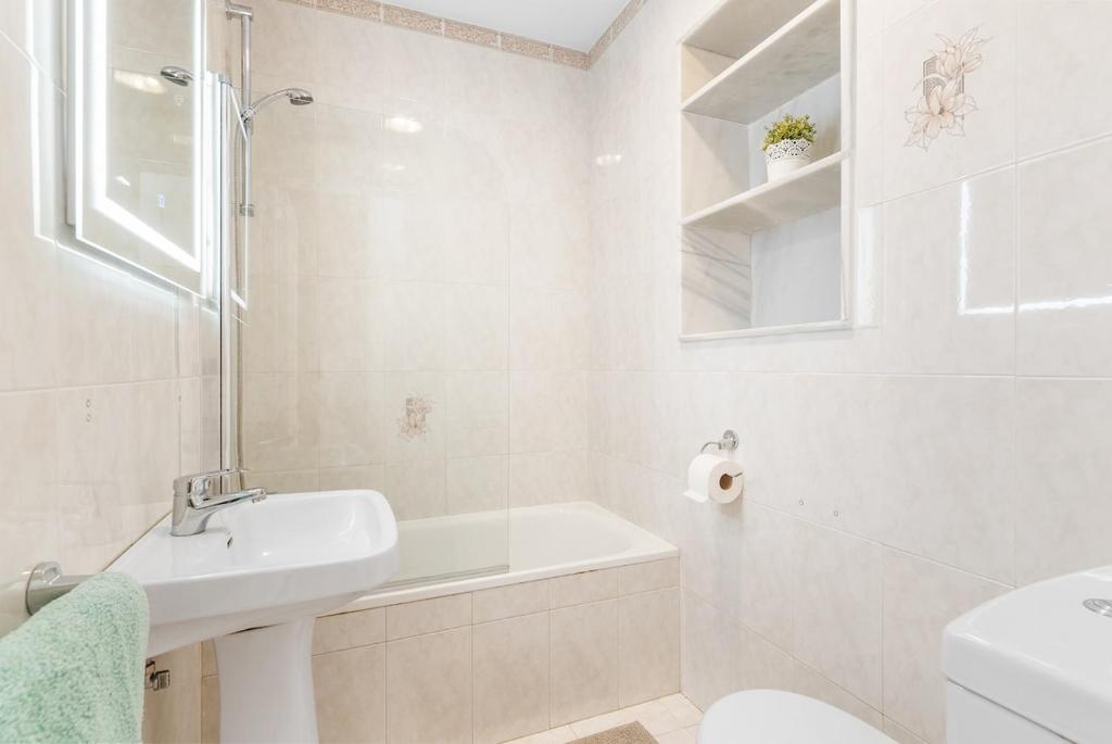 Lovely townhouse with a Sea View, 220 m from the Beach - 4