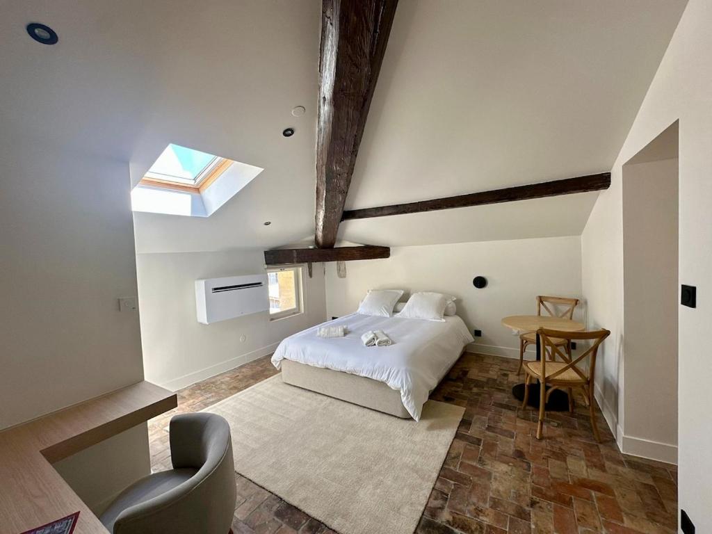 Cocon de charme rénové au pied du Palais des Papes - 1