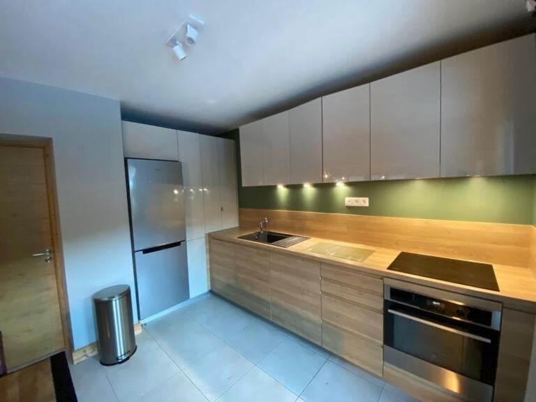 2 Bedroom Modern Interior Parking on Site - 3