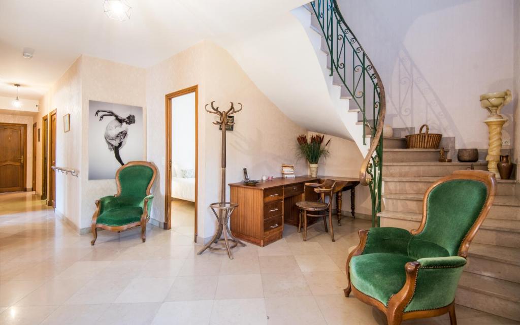 Maison de louis piscine terrasse, jardin, parking wifi - 4