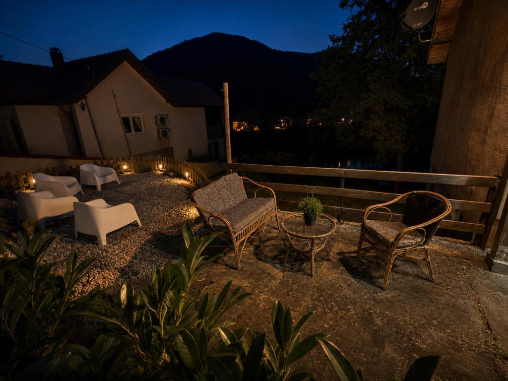 Pravo mesto - The Right Place - 4
