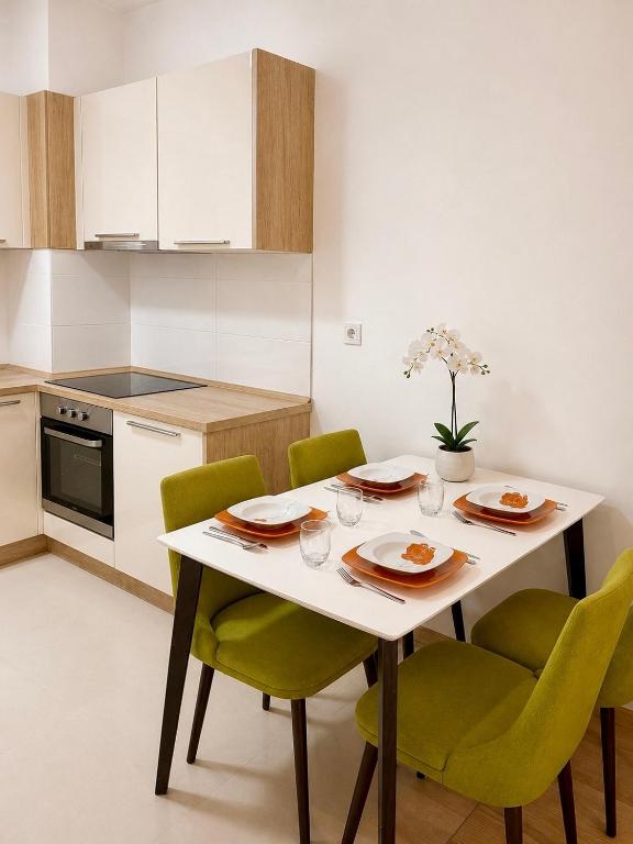 FIO Central Apartment With Garage - 4