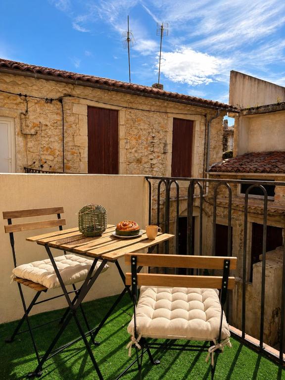 Terrasse - CLIM - Arènes à pied - 4 pers - 3