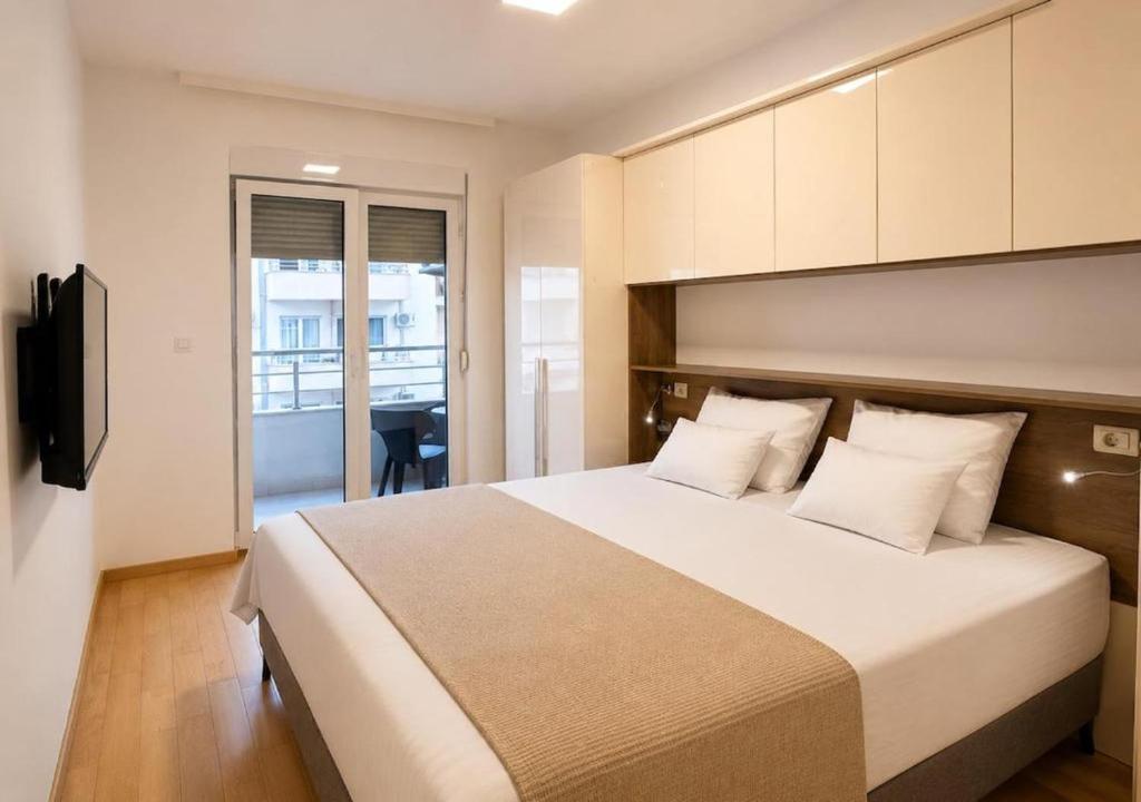 FIO Central Apartment With Garage - 1