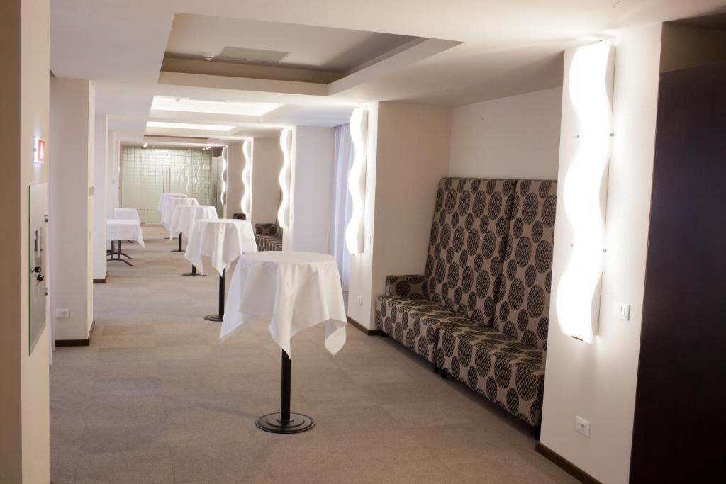 قاعة للمآدب