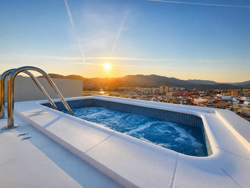 Modern House with Private Pool & Breakfast - 3