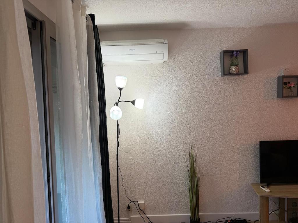 Apartment 800 m from the sea Near Cannes - 4