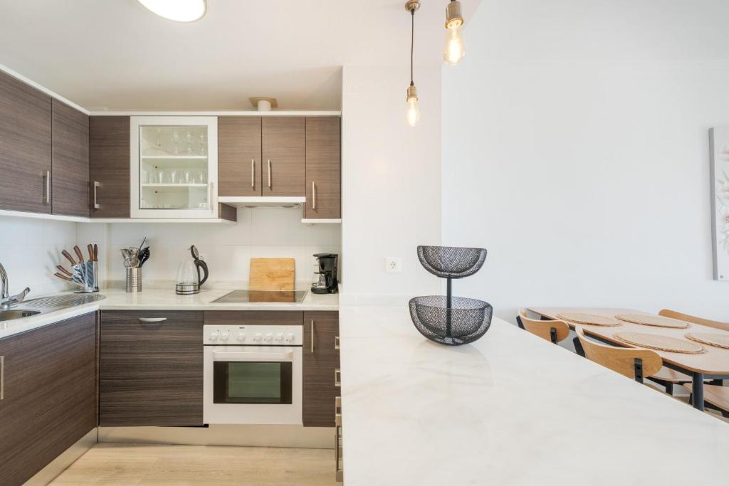Modern Apartment With Ocean Views - 2