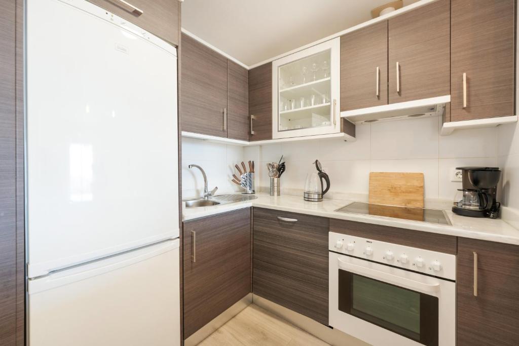 Modern Apartment With Ocean Views - 4