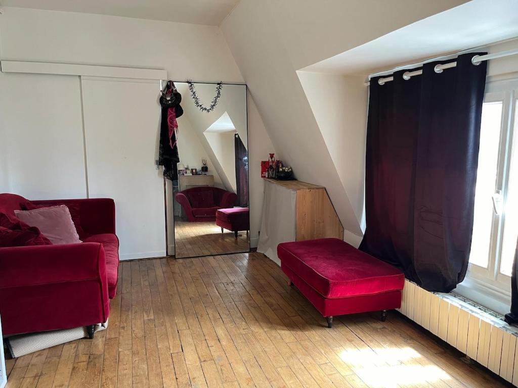 A spacious apartment in a Parisian neighborhood - 2
