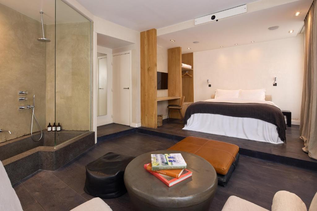 Hidden Hotel - 1