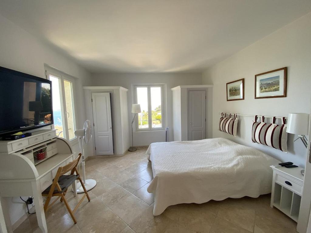 Nice family house with pool sea view - 3