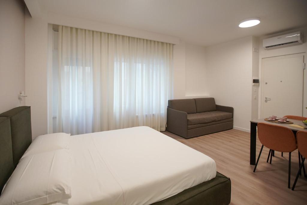B-Stay Napoli Miniappartamento Pizzofalcone - 2