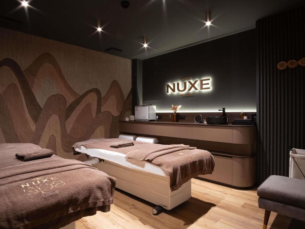 Mercure Saint-Lary - 2