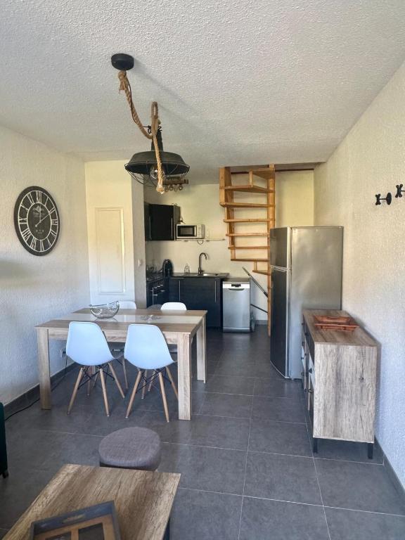 2-Bedroom Golf Duplex in St Tropez - 4