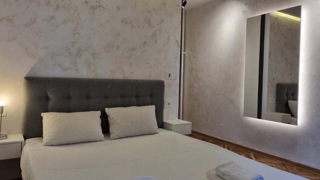 Studio near city center - 4