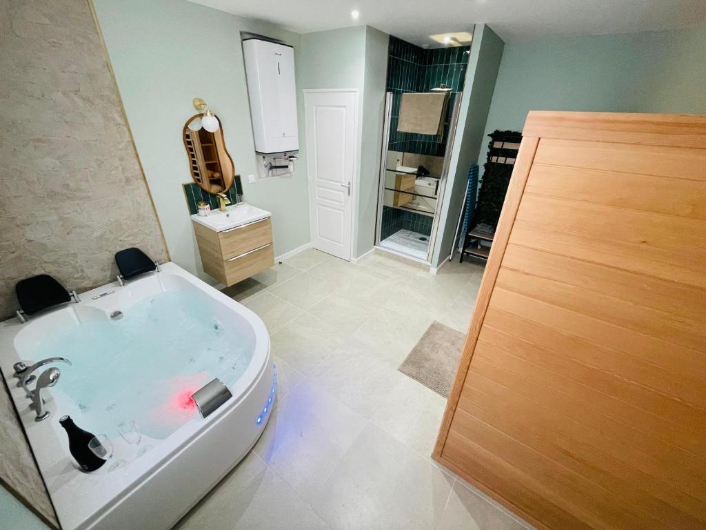 La Suite Athénée - Sauna & Balnéo cœur de Rouen - 407 - 2