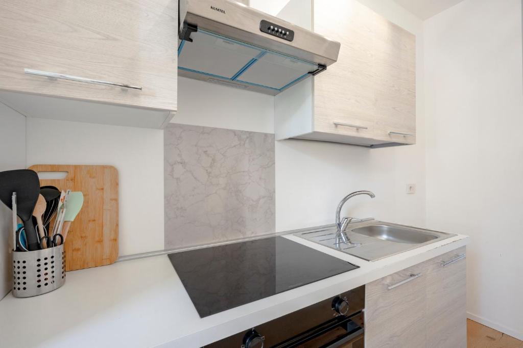 GuestHost - Brezza Marina Apartment - 3