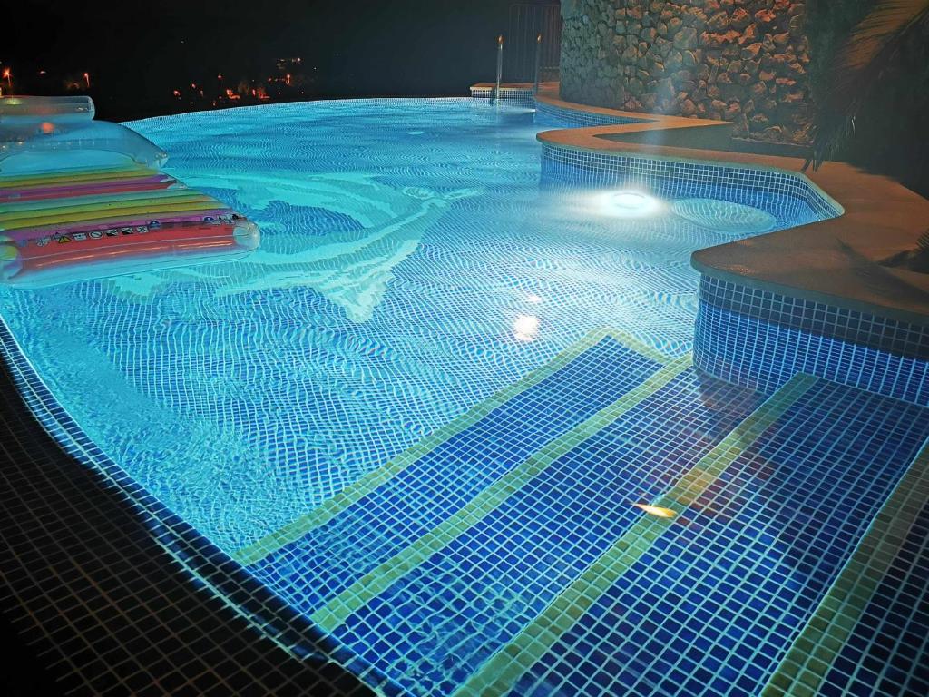 Torre con piscina, barbacoa, wifi. - 2