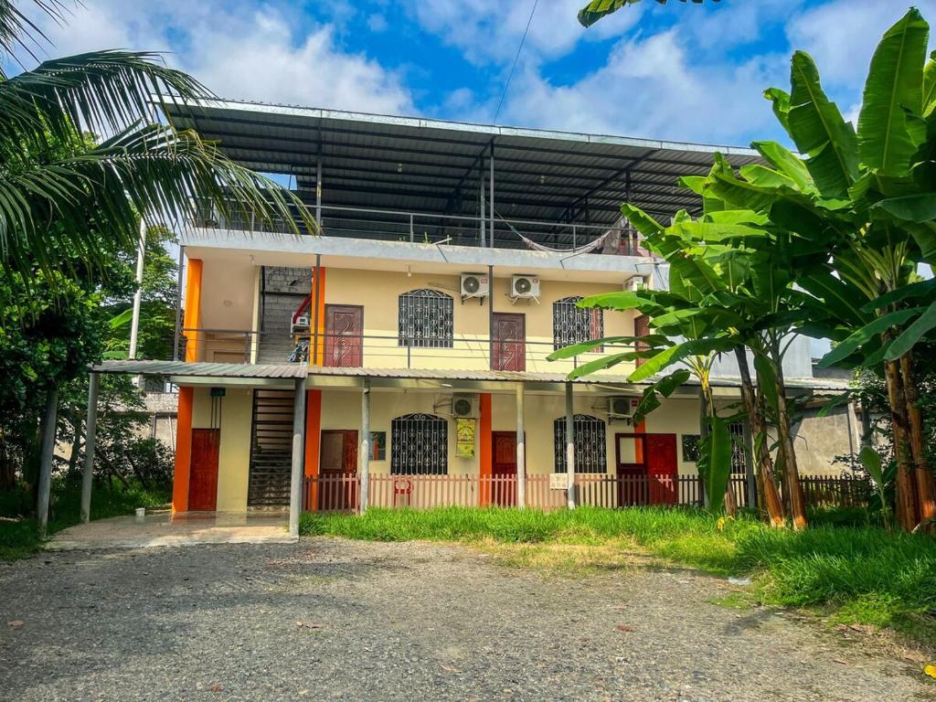 Suite completa con jardin y parqueo privado - 3
