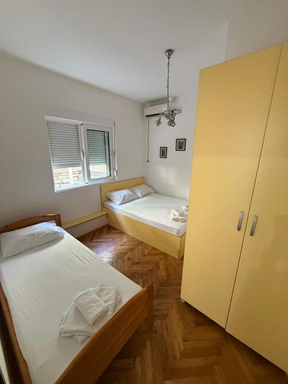 Apartman sa dve spavace sobe, prizemlje, Popović - 4