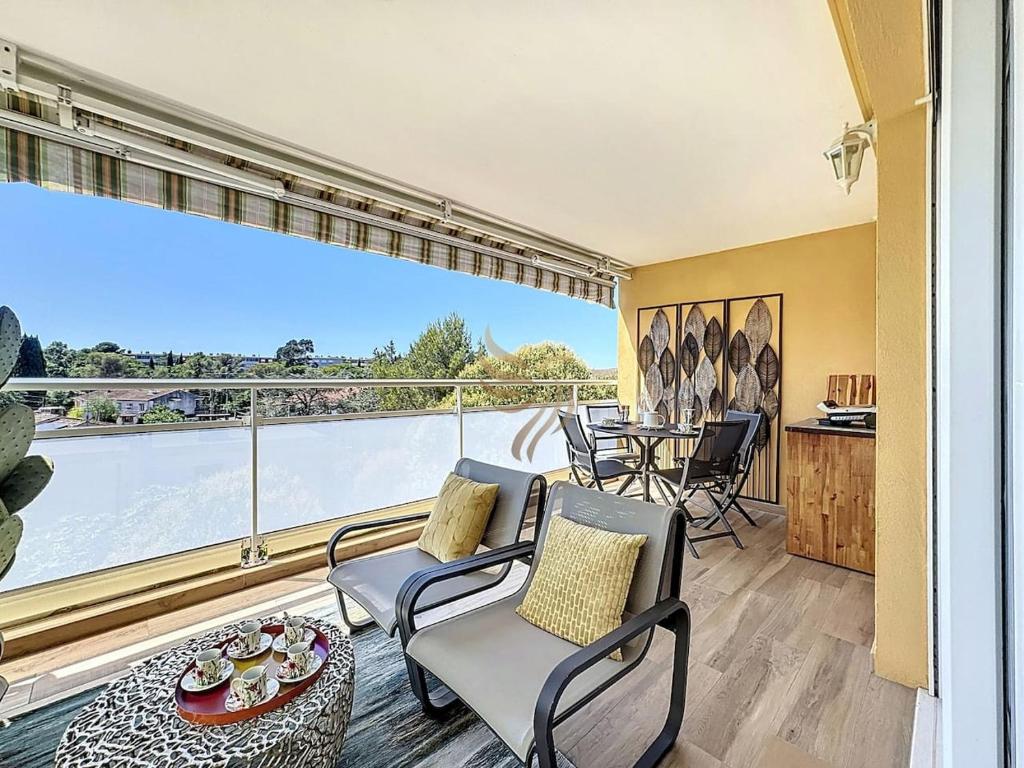 Serenity Getaway–4 people–WiFi–Terrace–Garage - 1