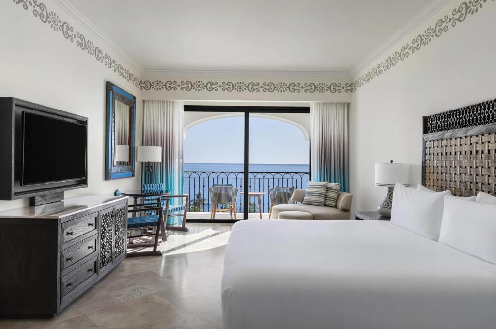 Premier King Parlos Suite Oceanview - Casa Dorada at Hilton - 4