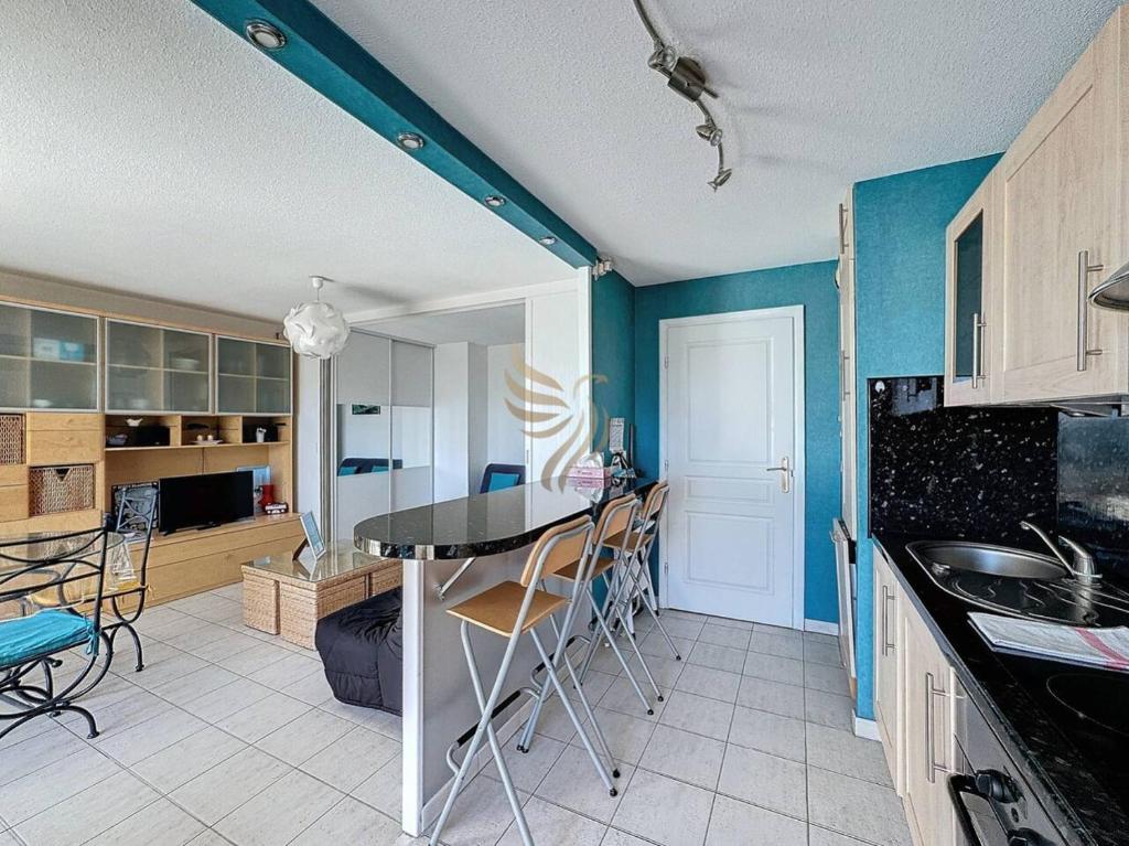 T2,garage,AC,swimming pool,750 m from the beach. - 2
