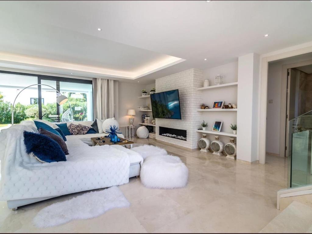Atalaya Golf Area Marbella Modern Villa - 3