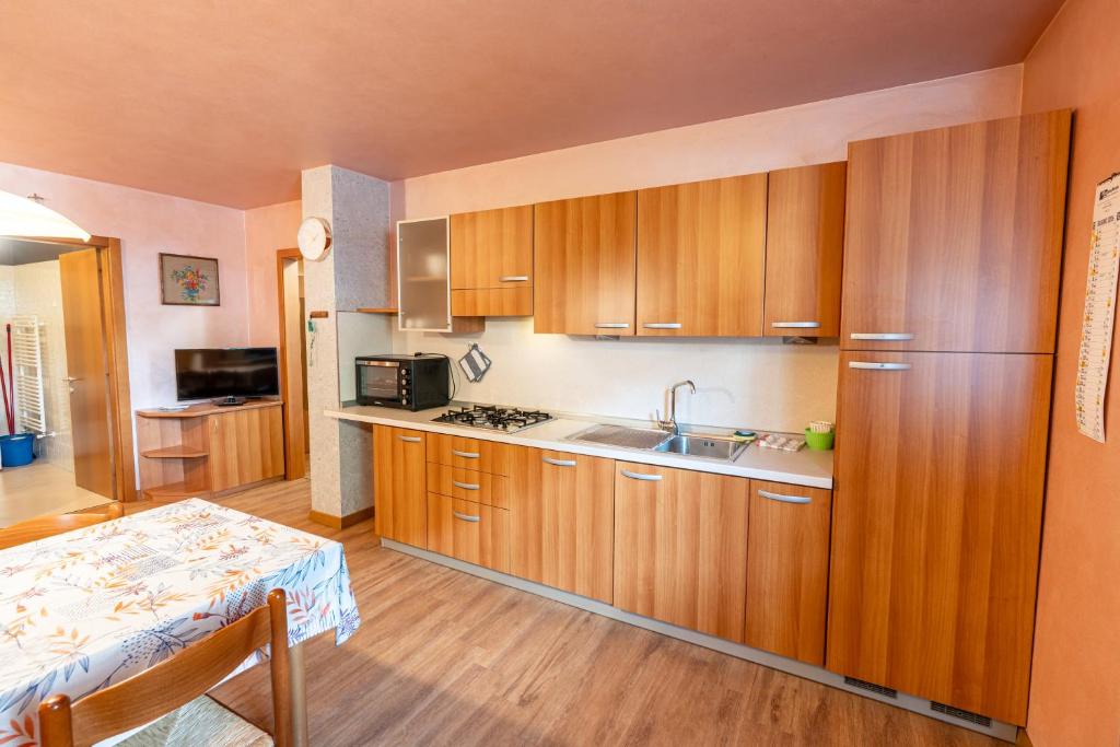 Pinzolo Dolomiti Apartment & Free Park - 3