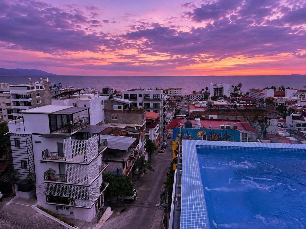 Casa Kalm - Ocean View - Rooftop Pool - Steps from the Beach - 1