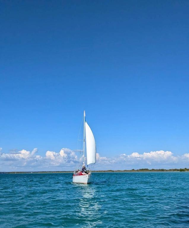 Yacht for rent in Bacalar - 3
