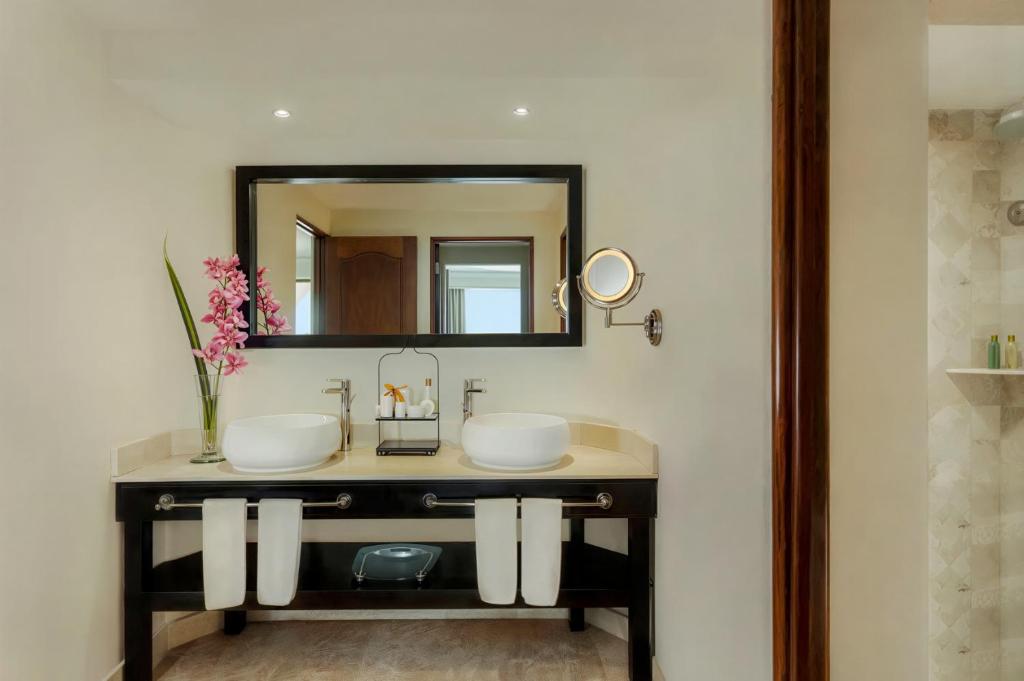 Luxury Suite - Dreams - 4