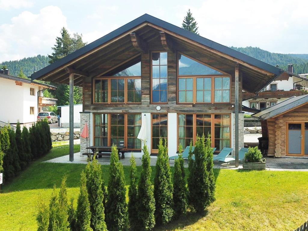 Charming Alpine chalet in Weidach - 1