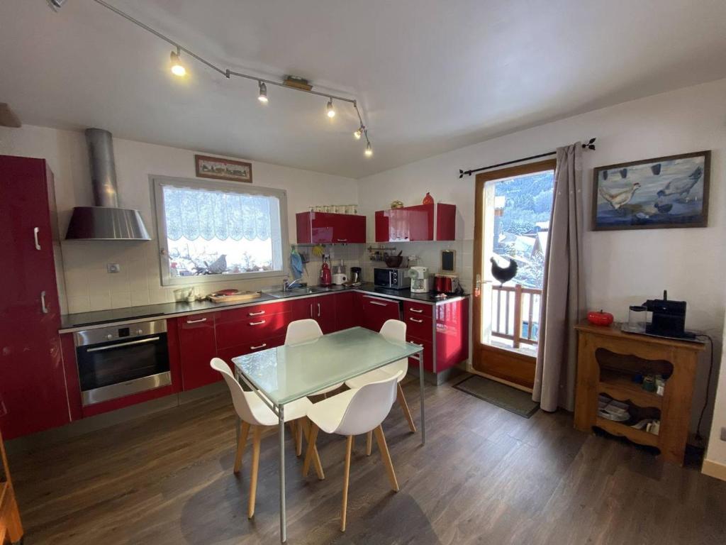 Grand appartement pour 11 pers. avec belle vue sur le village - FR-1-886-134 - 4
