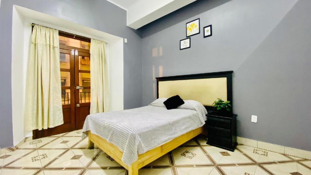 WHOST Hotel y Hostal - 2